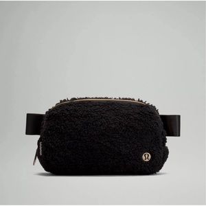 Lululemon Black Fleece Belt Bag NWOT
